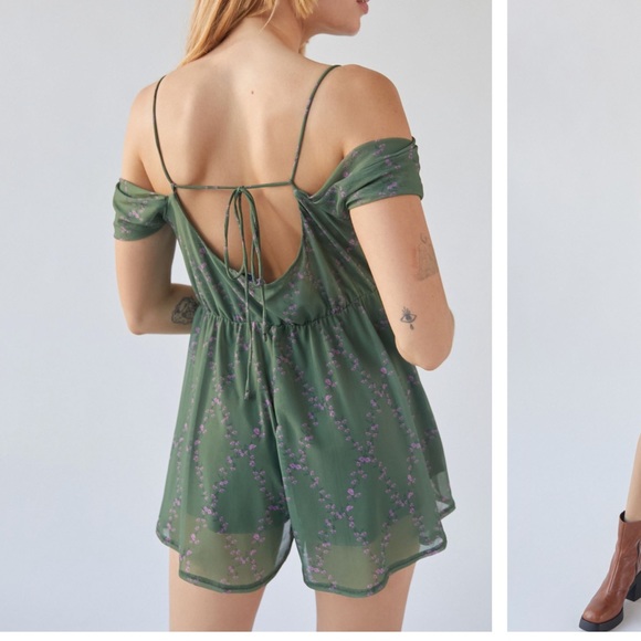 Urban outfitters Elle Floral Cowl Neck Romper - Picture 2 of 3